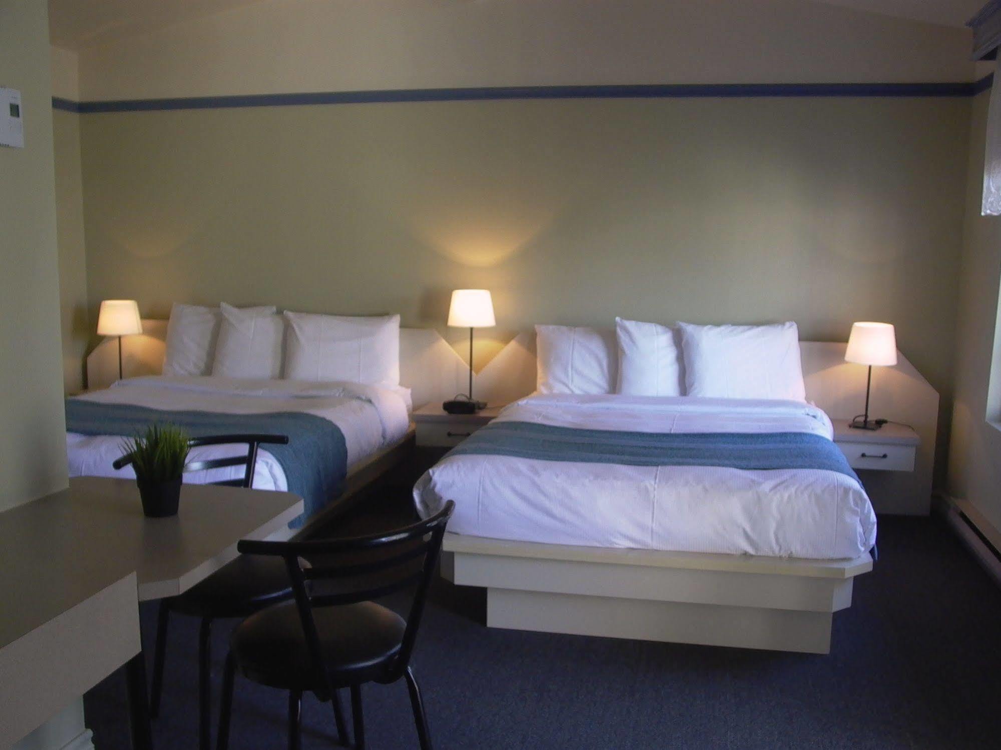 Motel La Cheminee Saint-Jerome ภายนอก รูปภาพ